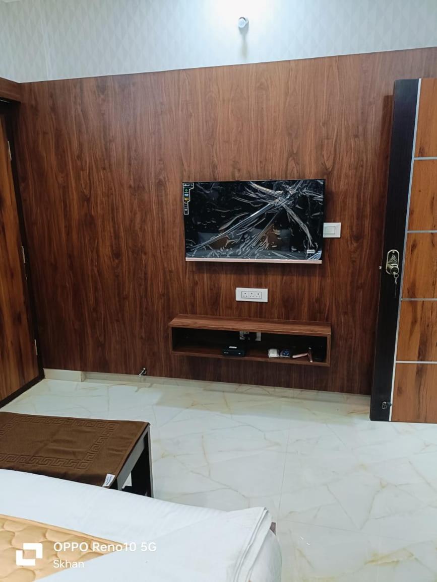 Golden Residency Hotel Kushālnagar Exterior foto