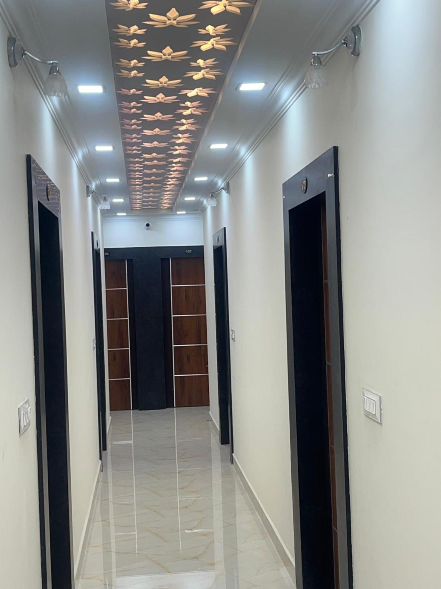 Golden Residency Hotel Kushālnagar Exterior foto