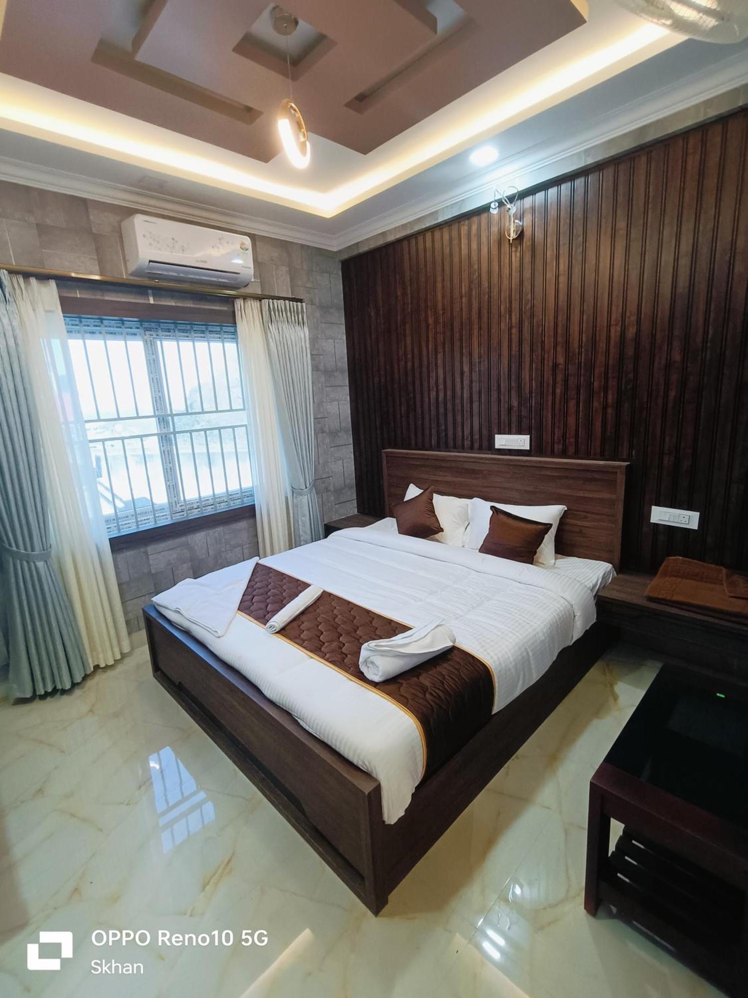 Golden Residency Hotel Kushālnagar Exterior foto